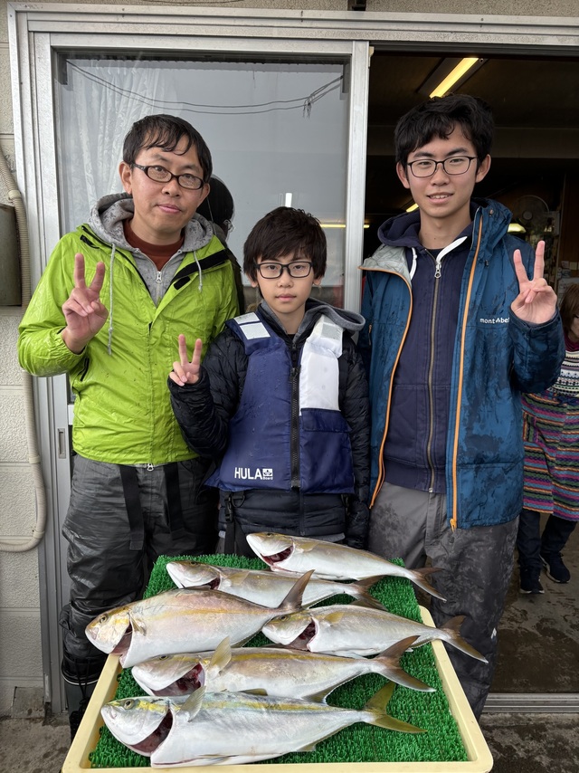 イナダ(ブリ)・カンパチ