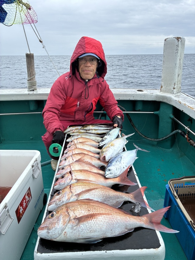 マダイ・シオ(カンパチ)・メイチダイ・ヤイトガツオ(スマ)