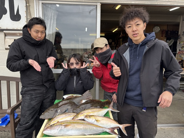 イナダ(ブリ)・カンパチ・ヒラメ