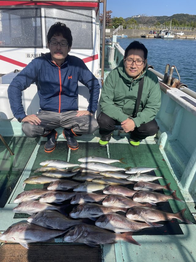 マダイ・ハマチ(ブリ)・シオ(カンパチ)・イサキ