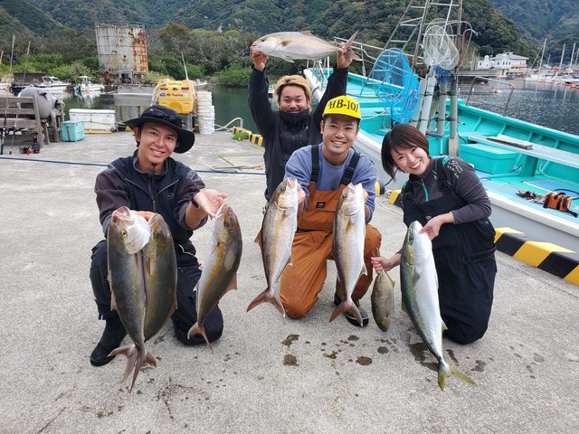 イナダ(ブリ)・カンパチ