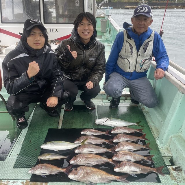 マダイ・ハマチ(ブリ)・イサキ