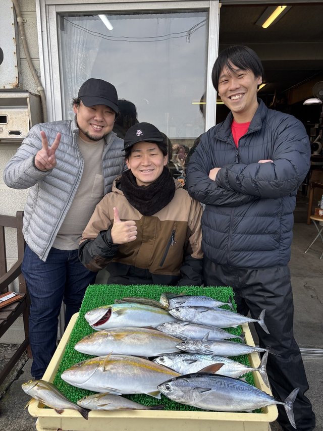 イナダ(ブリ)・カンパチ