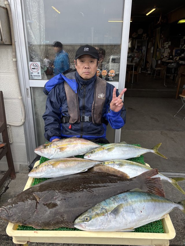 イナダ(ブリ)・カンパチ・ヒラメ