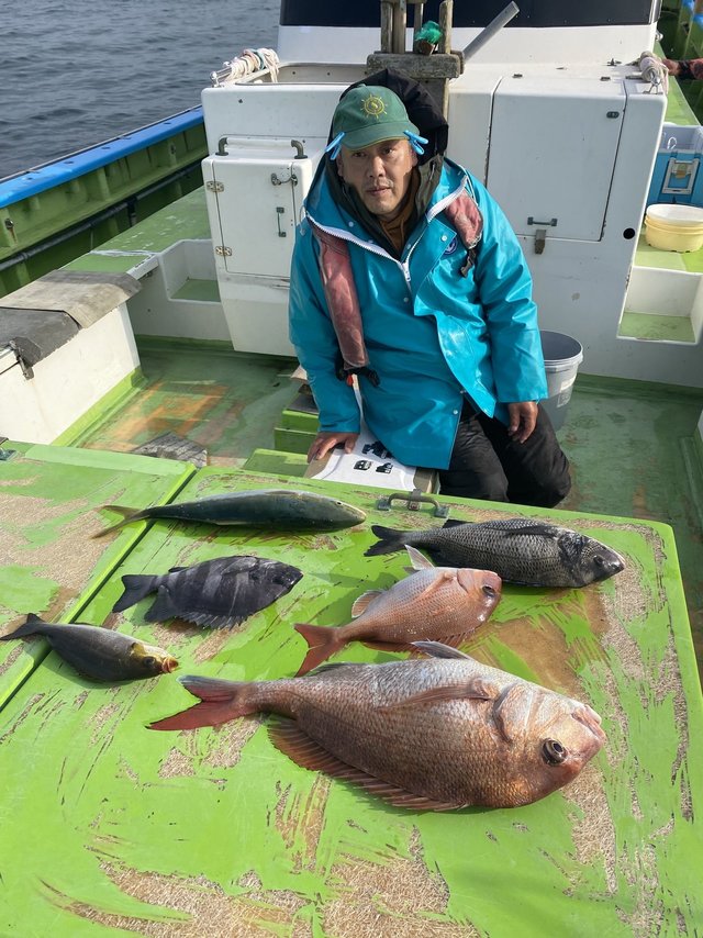 マダイ・クロダイ・イシダイ・イナダ(ブリ)・イサキ