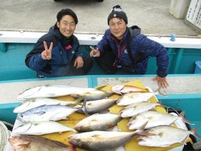 オオモンハタ・ハマチ(ブリ)・メジロ(ブリ)・カンパチ・ヤイトカツオ(スマ)