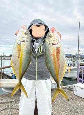 シマアジ