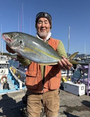 シマアジ