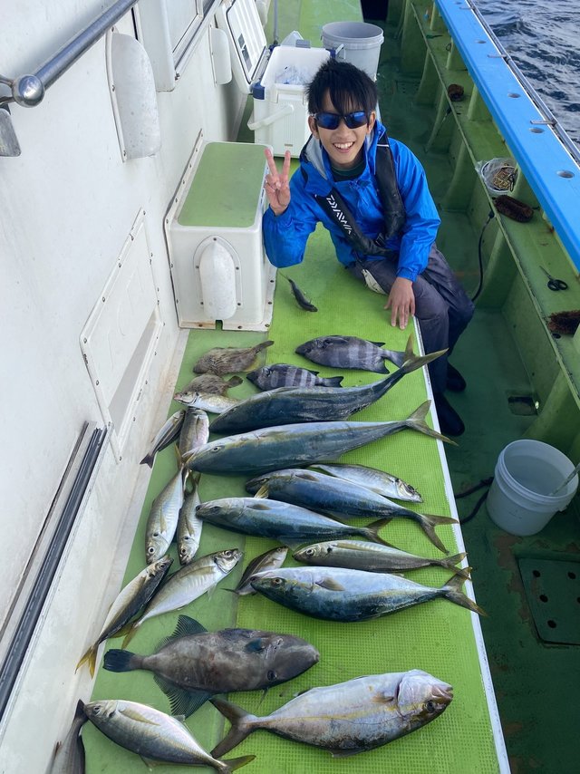 イシダイ・アジ(マアジ)・イナダ(ブリ)・ワラサ(ブリ)・ショゴ(カンパチ)・カワハギ・ウマヅラ(ウマヅラハギ)