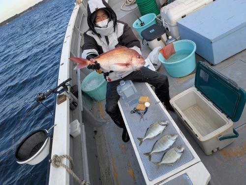 マダイ・カイワリ