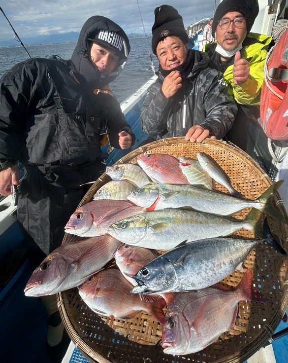 マダイ・ハナダイ(チダイ)・アジ(マアジ)・カイワリ・イナダ(ブリ)・ソーダガツオ(マルソウダ)