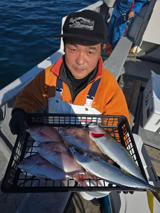 マダイ・イナダ(ブリ)・ヒラソウダ・サバ(ゴマサバ)