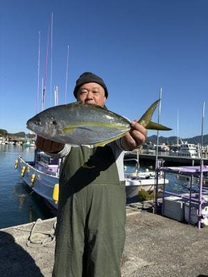 シマアジ