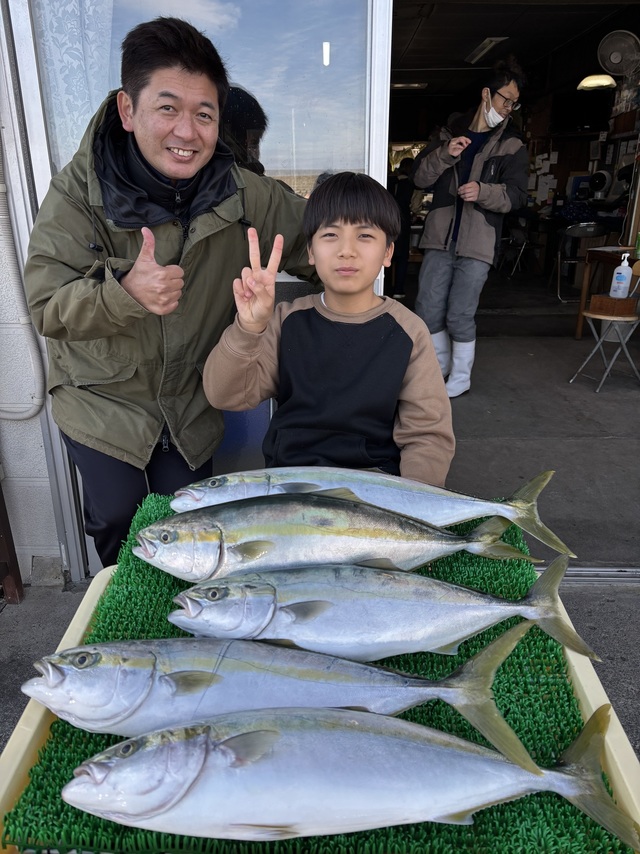 イナダ(ブリ)・ワラサ(ブリ)