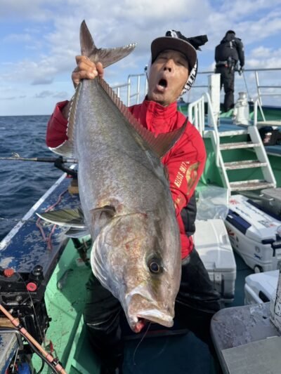 ヒレナガカンパチ