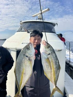 シマアジ