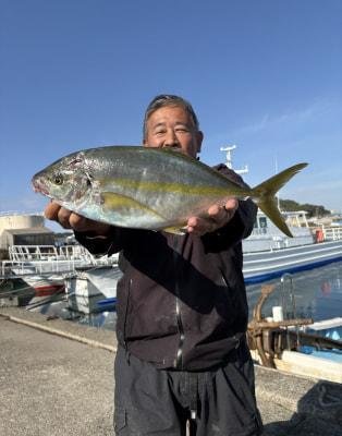 シマアジ