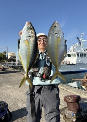 シマアジ