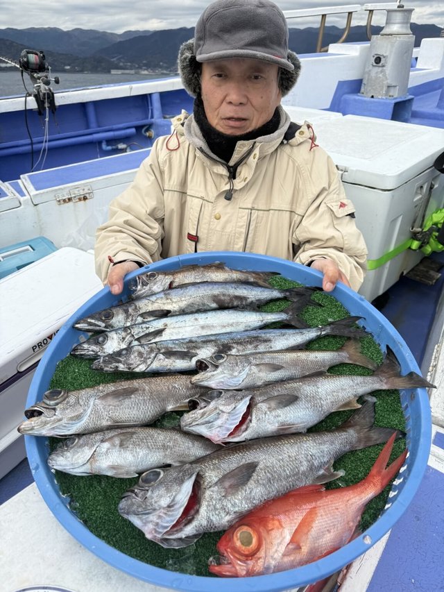 クロムツ・クロシビ(クロマグロ)・キンメ(キンメダイ)・シロムツ(オオメハタ)