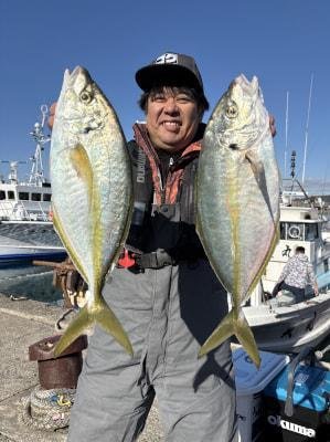 シマアジ