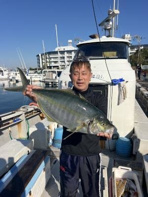 シマアジ