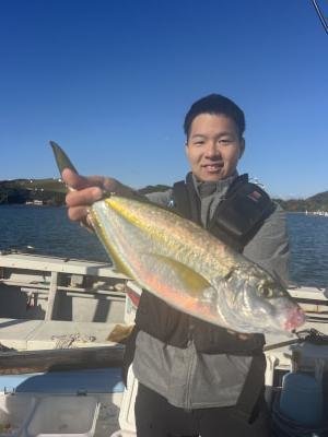 シマアジ