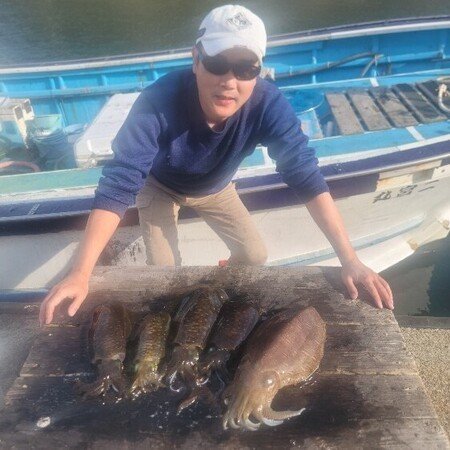 アオリ(アオリイカ)・モンゴウ(カミナリイカ)