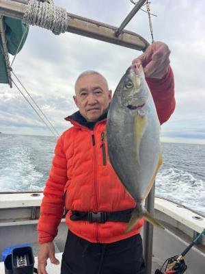 シマアジ