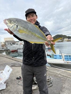 シマアジ