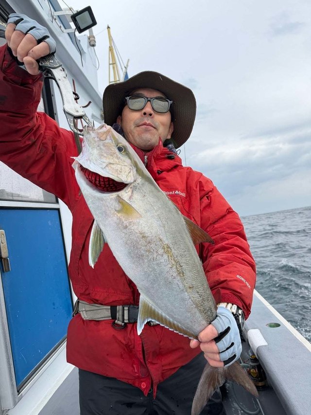 ヒレナガカンパチ