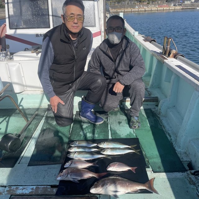 マダイ・マアジ