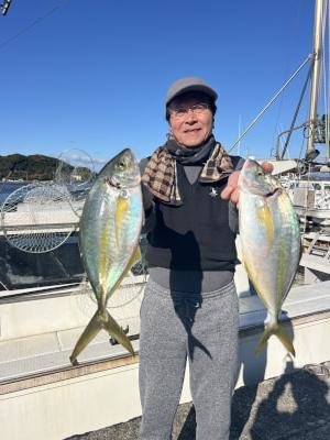 シマアジ
