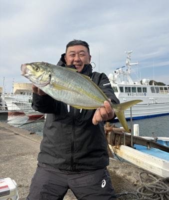 シマアジ