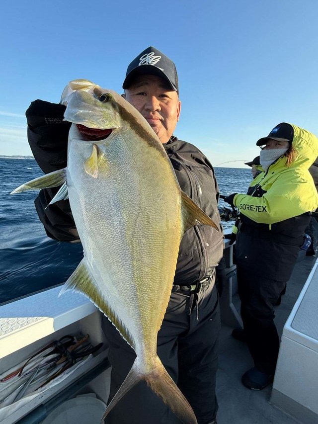 ヒレナガカンパチ