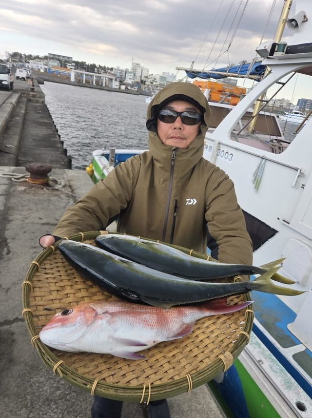 タイ(マダイ)・イナダ(ブリ)