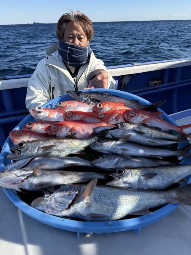 クロムツ・クロシビカマス・キンメ(キンメダイ)・シロムツ(オオメハタ)・サバ(ゴマサバ)