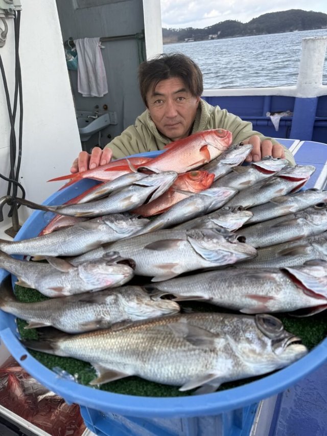 アジ(マアジ)・クロムツ・メダイ・キンメ(キンメダイ)・サバ(ゴマサバ)