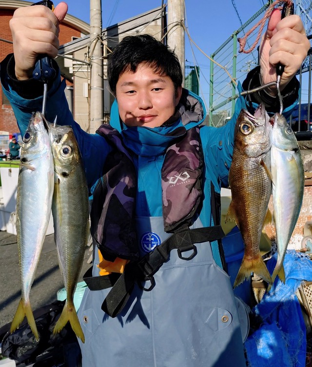 アジ(マアジ)・クロムツ