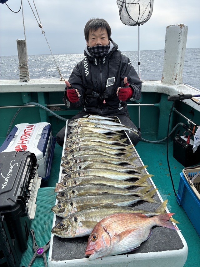 マダイ・マアジ