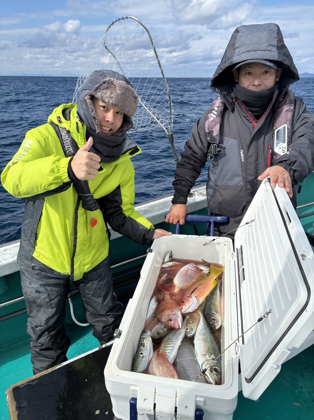 マダイ・マアジ