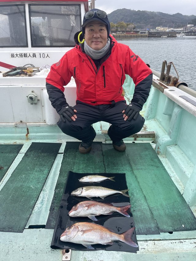 マダイ・マアジ