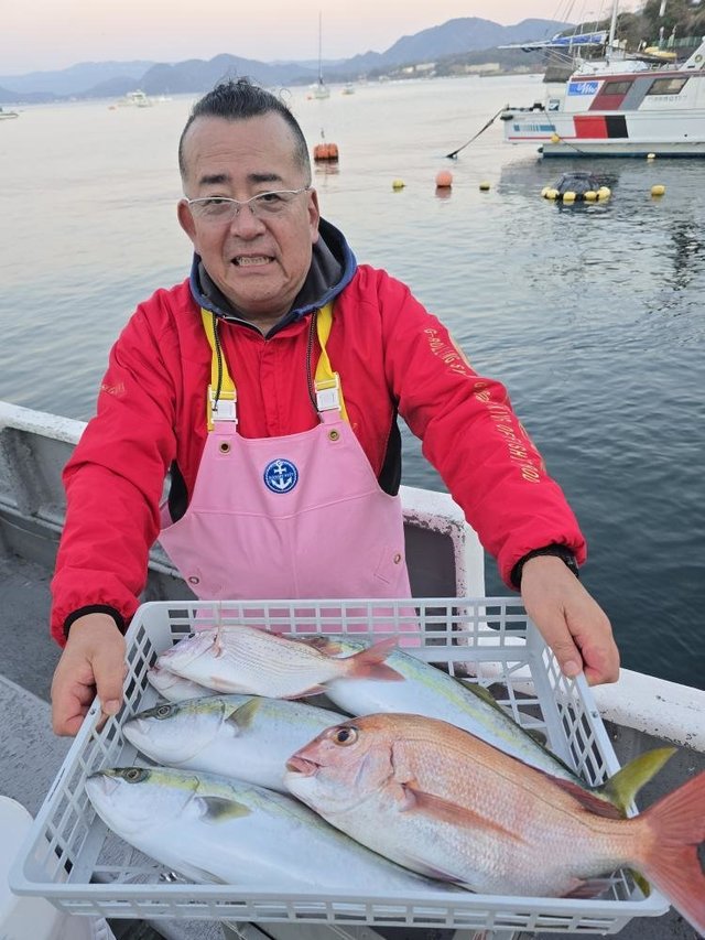 マダイ・ハナダイ(チダイ)・イナダ(ブリ)