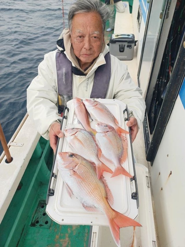 マダイ・ハナダイ(チダイ)・アマダイ(アカアマダイ)・イトヨリ(イトヨリダイ)