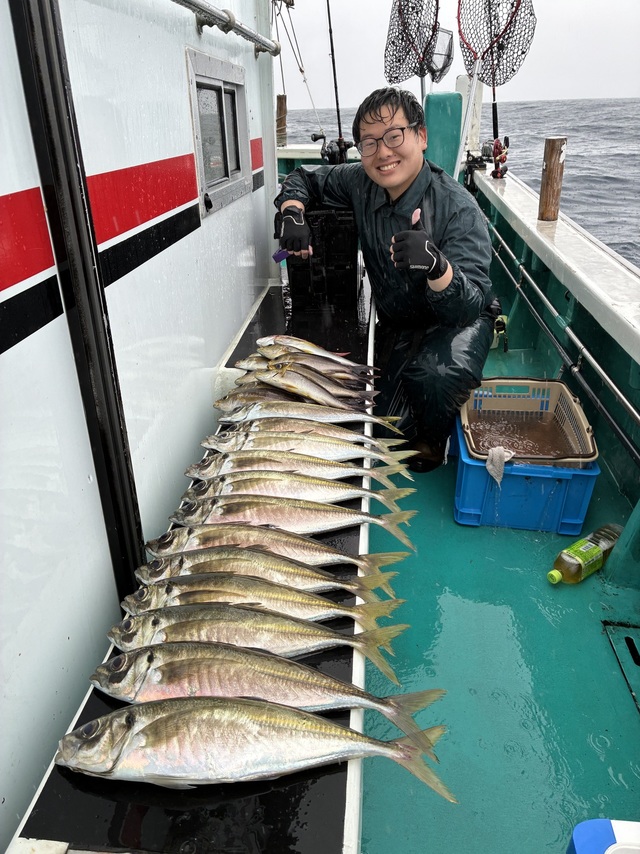 マダイ・マアジ