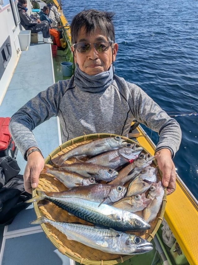 アジ(マアジ)・クロムツ・シロムツ(オオメハタ)・サバ(ゴマサバ)