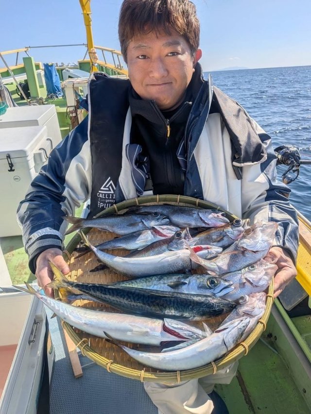 アジ(マアジ)・ワラサ(ブリ)・クロムツ・シロムツ(オオメハタ)・サバ(ゴマサバ)