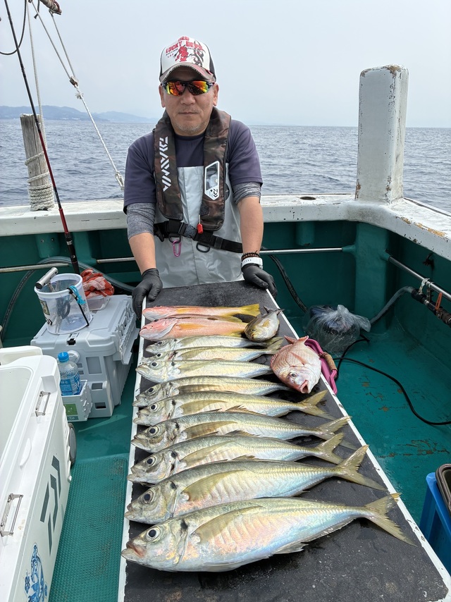 マダイ・マアジ