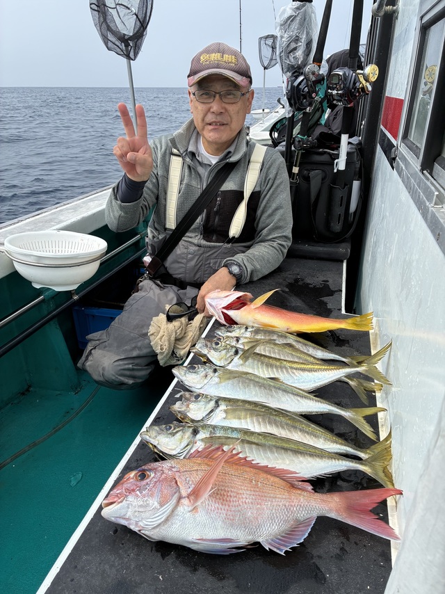 マダイ・マアジ