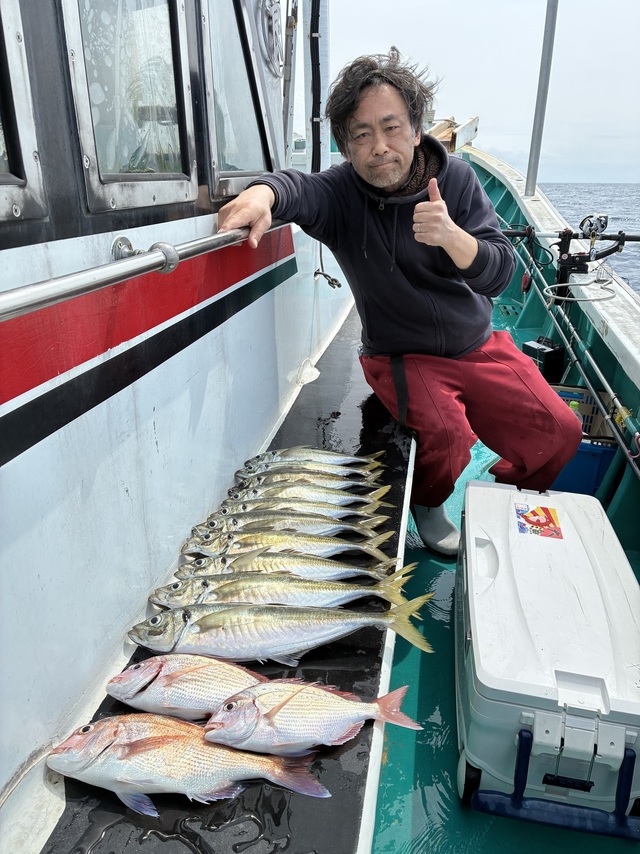 マダイ・マアジ