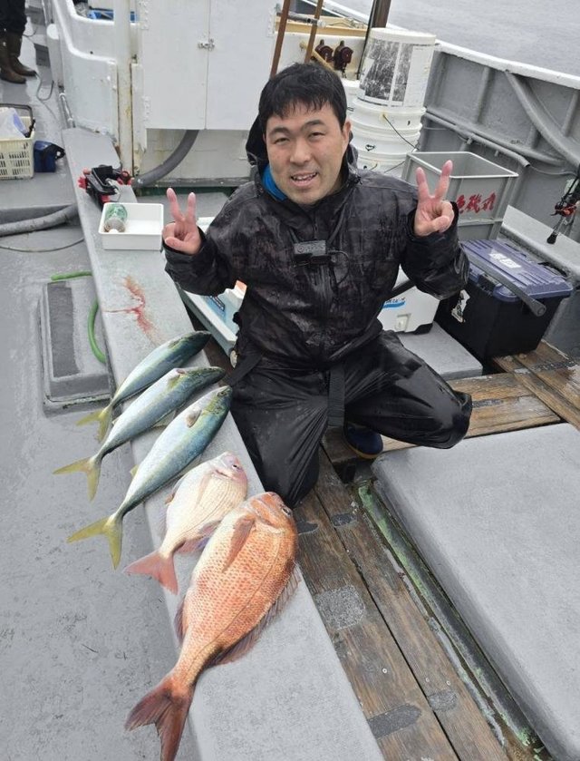 マダイ・ハナダイ(チダイ)・イナダ(ブリ)